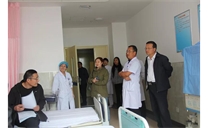 标题：内蒙古自治区卫生厅妇幼处主任王义章等一行来我院全面督导检查妇幼健康工作
浏览次数：6407
发布时间：2018-09-07